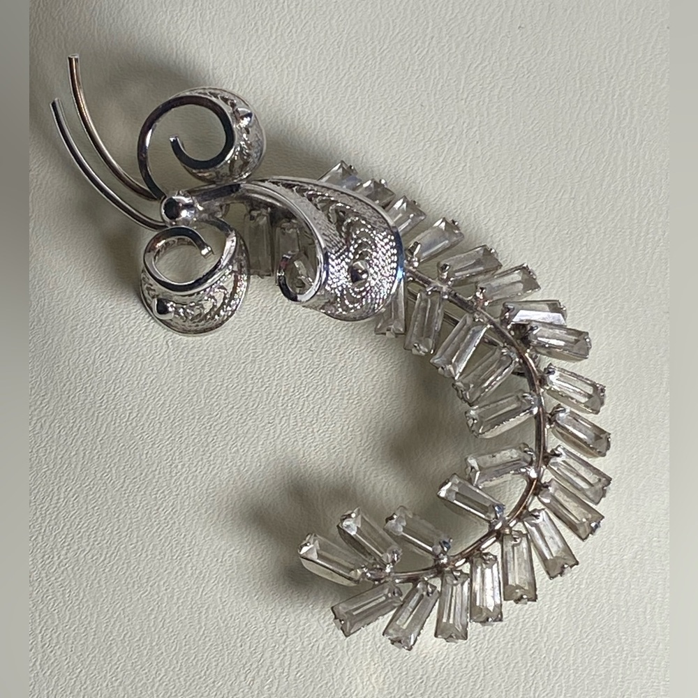 RARE Vintage Sterling Silver, Austrian Crystal Rhinestone Am Lee Filigree Brooch